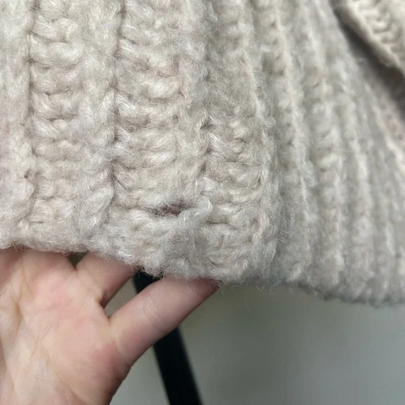 Free People Oversized Wool Blend Sweater Size Medium - Picture 4 of 6